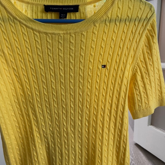 Tommy Hilfiger yellow short sleeve sweater - Picture 4 of 4